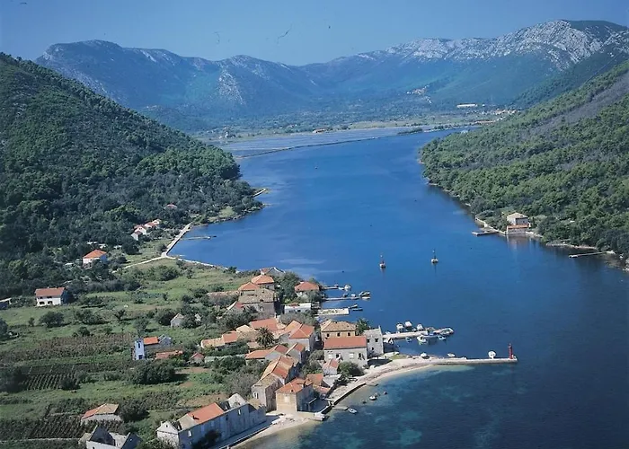 아파트 With Large Terrace 3558-4 Žuljana