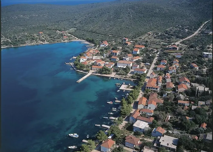 With Large Terrace 3558-4 아파트 Žuljana