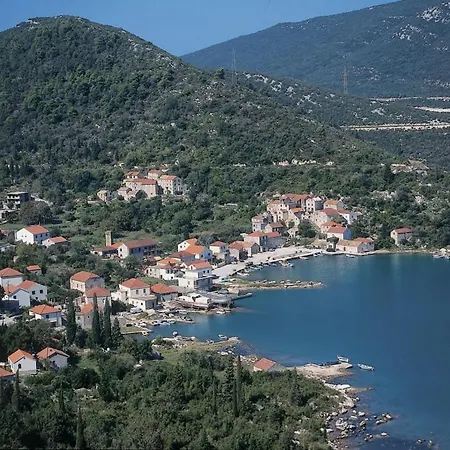 With Large Terrace 3558-4 Daire